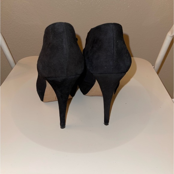 VINCE CAMUTO: Black Suede Booties (without box) - Picture 7 of 12